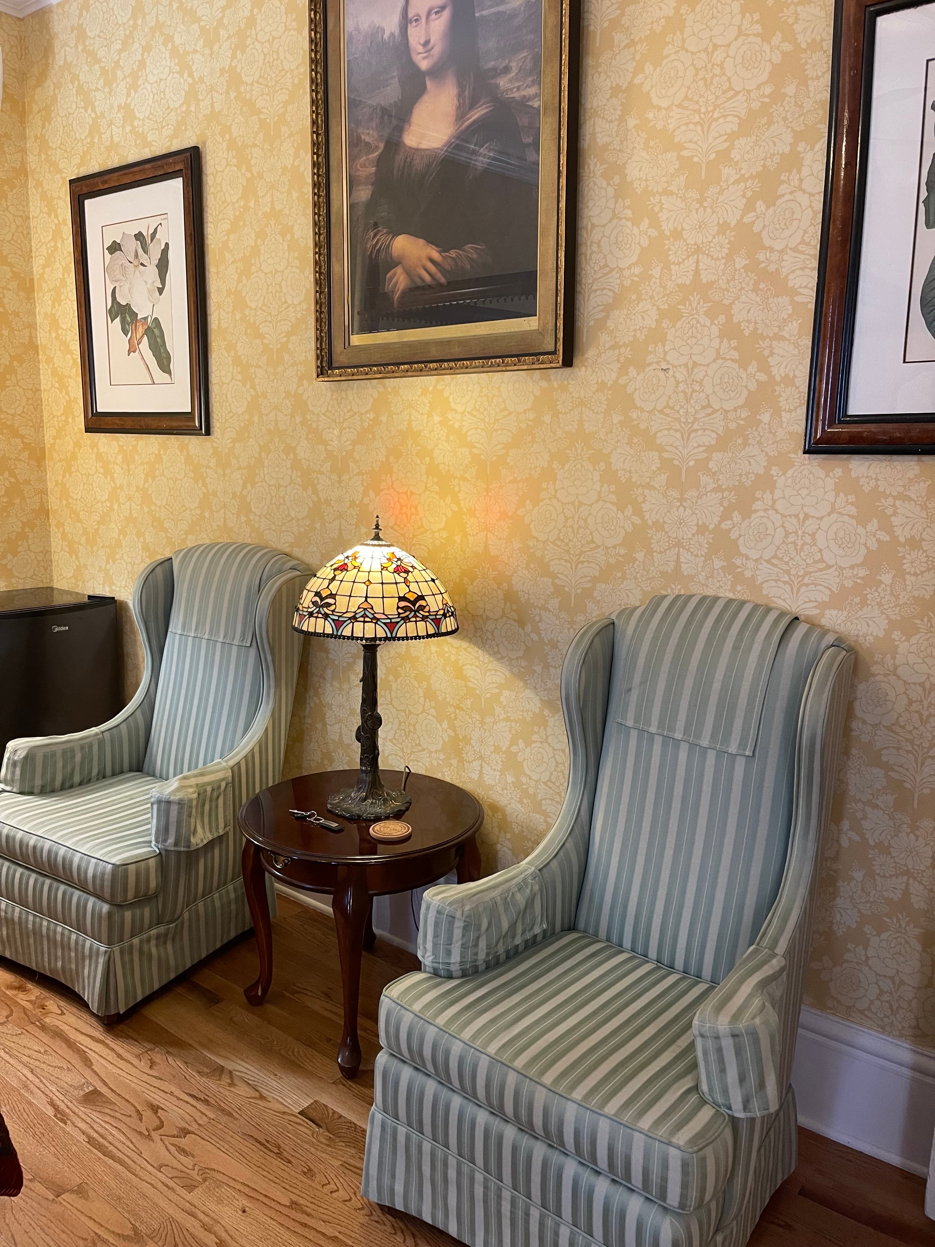 City Suite Sitting Area Chairs with Mona Lisa Above